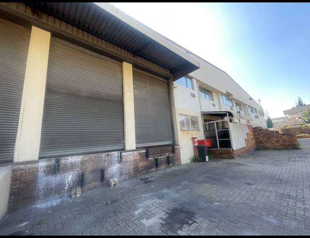 2,528M² FACTORY TO LET IN JET PARK